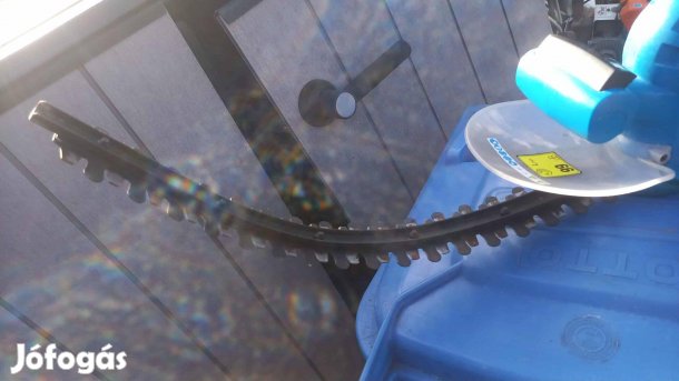 Güde íves késű sövényvágó