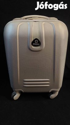 Gueifo kisméretű guruló koffer