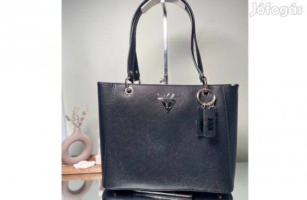 Guess fekete női válltáska