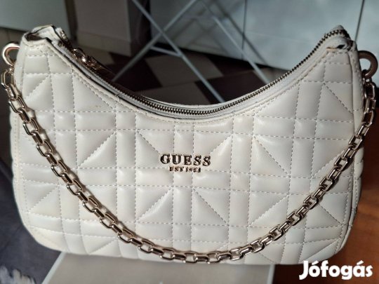 Guess krém színű táska
