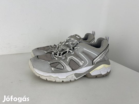 Guess női sport cipő eur39 méret 
