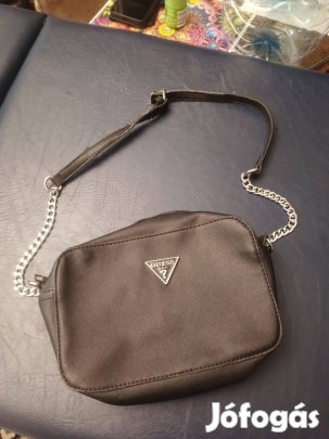 Guess táska 25*17*6 használt 6000ft óbuda logatva 50cm