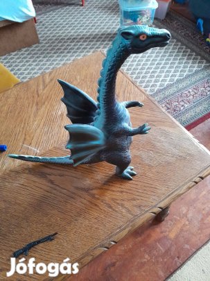 Gumi sárkány kisfiú játék