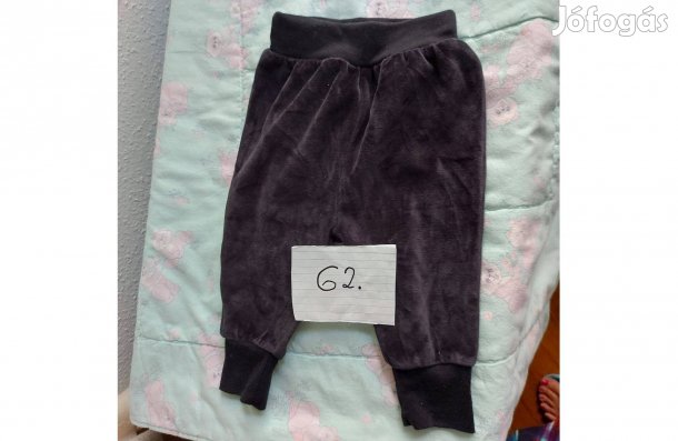 Gumis derekú, unisex, 62-es méretű fekete bársony nadrág,