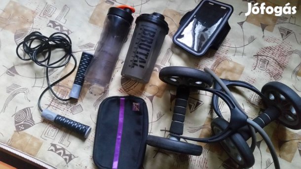 Gumis-görgős expander, kulacsok, ugrálókötél, mobiltartó