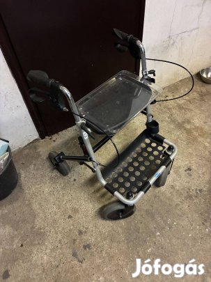 Guruló járókeret összecsukható