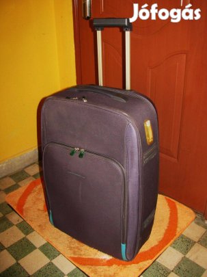 Gurulós bőrönd 67x40x26-29 szilikon kerekek kiváló old névjegytartó