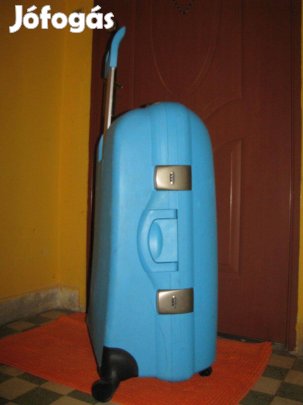 Gurulós bőrönd 82x50x30 számzár5 ponton zár Francia kiváló törhetetlen