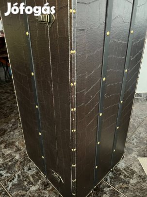 Gurulós bőrőnd alakú bárszekrény