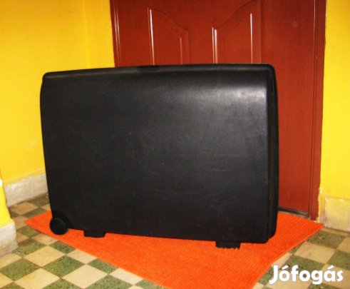 Gurulós bőrönd hibátlan 75x58x25 számzár nagy görgők erős kivál