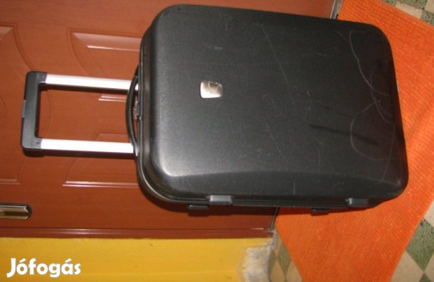 Gurulós bőrönd keményfal C&C 60x40x25 fekete lenyílós belül Abs