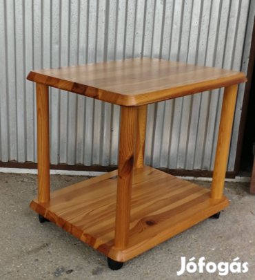 Gurulós kis asztalka