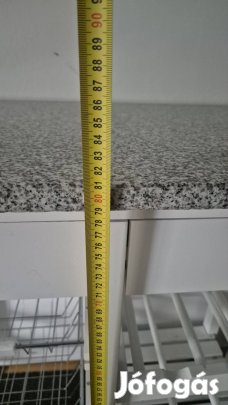 Gurulós konyhai zsúrkocsi márvány lappal 