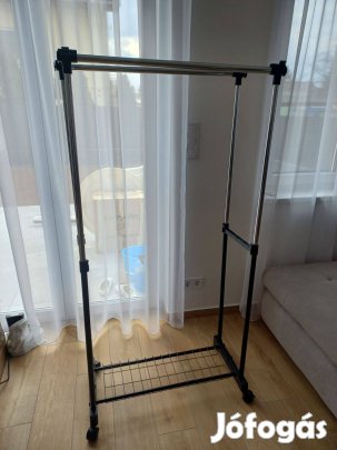 Gurulós ruha állvány