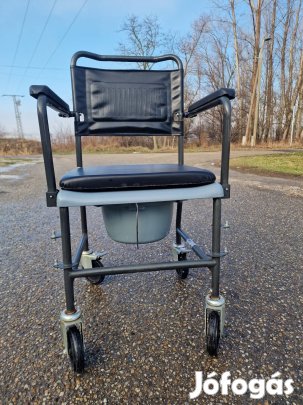 Gurulós szoba wc, rokkant wc, kerekes szék