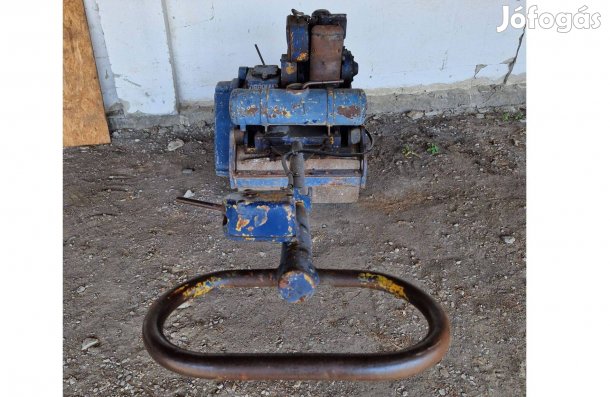 Gyalogkiséretű padkahenger