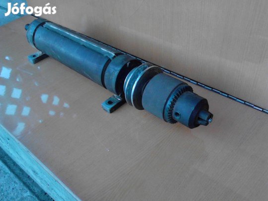 Gyalukés tengely kombinált,fúró tokmánnyal,gyalu késekkel,csapágy háza