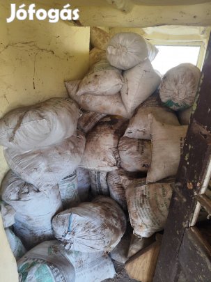 Gyapjú ingyen elvihető!!!