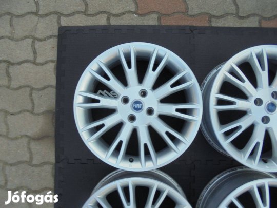 Gyári 4 x 100-as Grande Punto alufelni újszerű állapotban