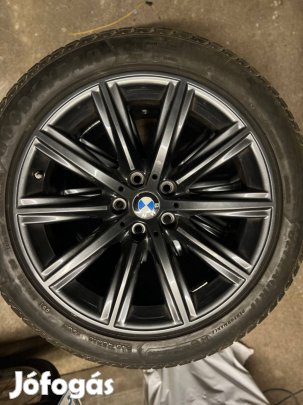 Gyári BMW 5-ös sorozat G30 téli alufelni szett gumival