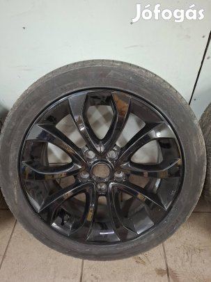 Gyári Nissan 17" felni garnitúra nyári gumikkal