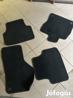 Gyári Škoda Octavia III szövet szőnyeg garnitúra (4 db)