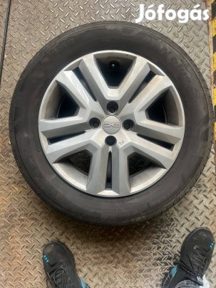 Gyári acélfelni R16_dísztárcsákkal_Dacia DJF Jogger