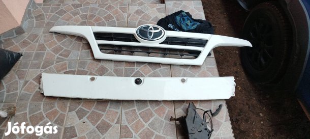 Gyári bontott Toyota Dyna 150..100 alkatrészek. 
