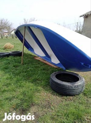 Gyári felújított csónak