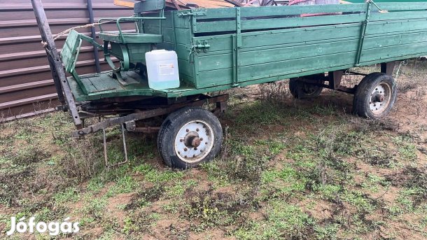 Gyári szentendrei lovaskocsi