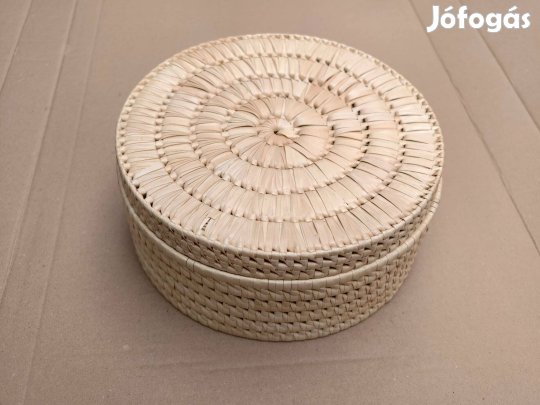 Gyékény fonott tároló doboz fedővel