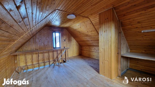 Gyékényesen közel a vízhez kis Házikó