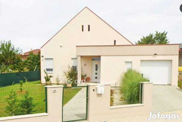 Gyenesdiási eladó 135 nm-es ház