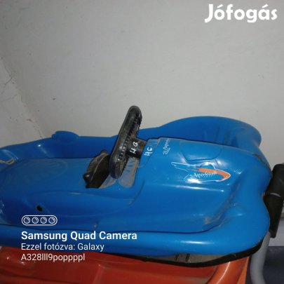 Gyerek 2-10 évesnek kormányos -fékes műanyag szánkó Alpengaudi