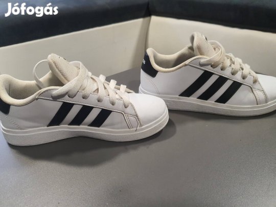 Gyerek Adidas cipő 34