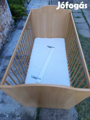 Gyerek ágy, rácsos