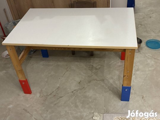 Gyerek asztal , íróasztal állítható