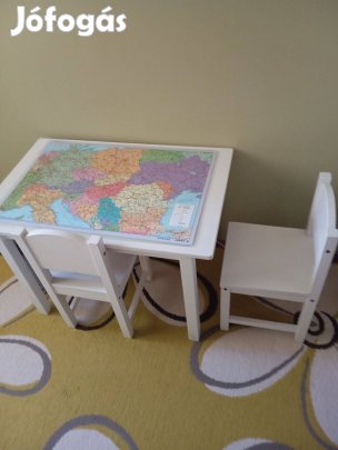 Gyerek asztal székkel