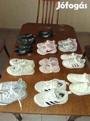 Gyerek cipők, csizmák