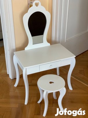 Gyerek fésülködő asztal székkel eladó