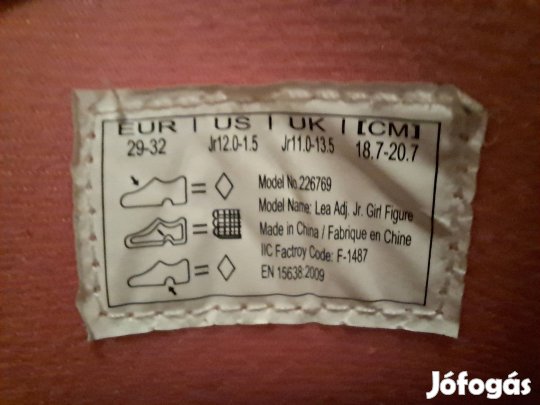 Gyerek jégkorcsolya.