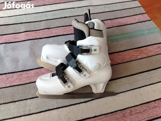 Gyerek korcsolya (34-es méret)