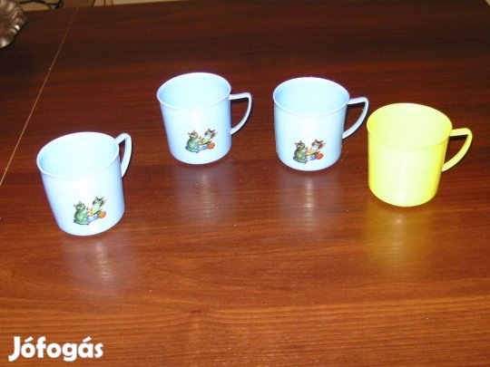Gyerek műanyag bögre retro