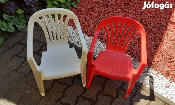 Gyerek műanyag székek eladók