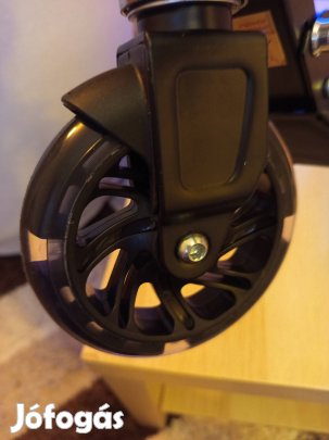 Gyerek roller LED világítós új 