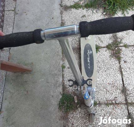 Gyerek roller jelképes összegért elvihető alku képes