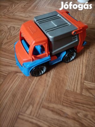 Gyerek ruhák, játékok