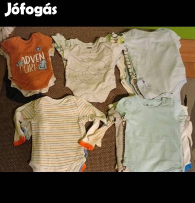 Gyerek ruhák eladók.