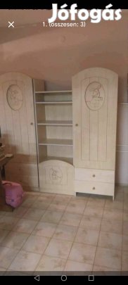 Gyerek ruhásszekrény 