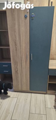 Gyerek szekrénysor.